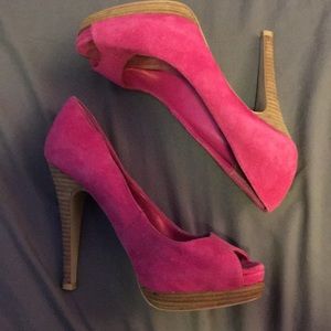 Steve Madden Open-Toed Pink Suede Pumps
